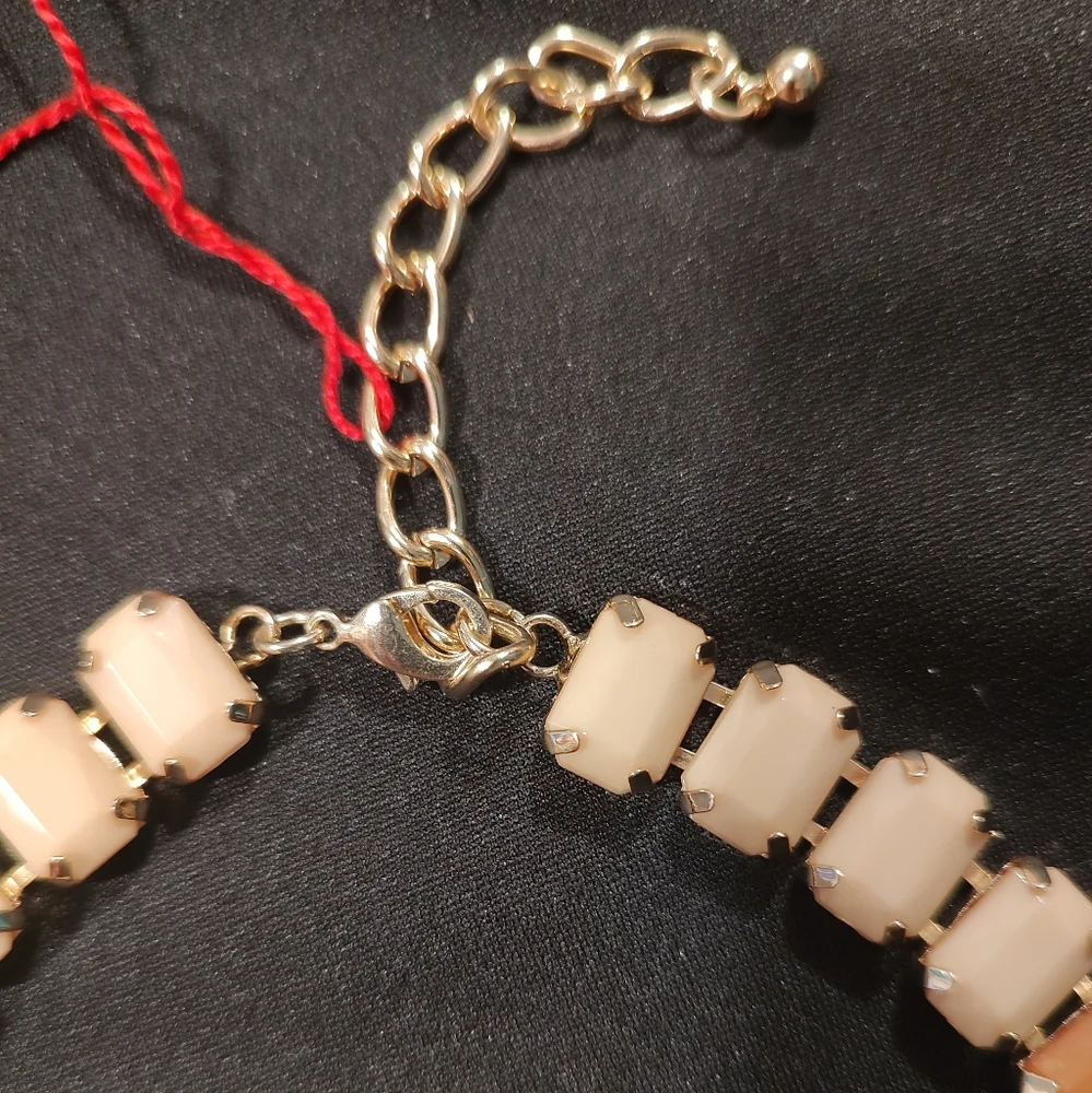 Daisy Angel necklace. New. - Picture 6 of 14